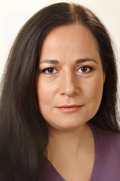 Ayşegül Uygurer backdrop