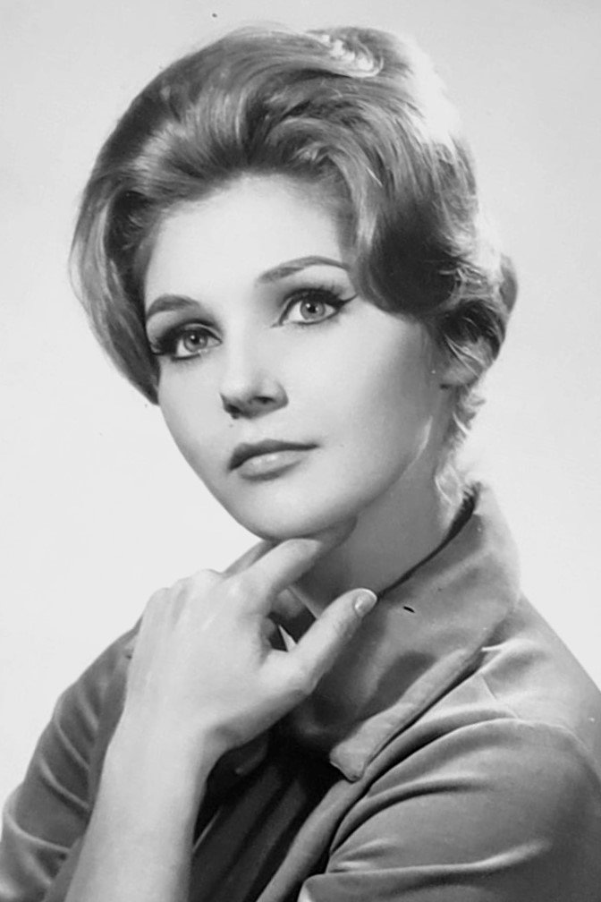 Nadia Marlowa backdrop