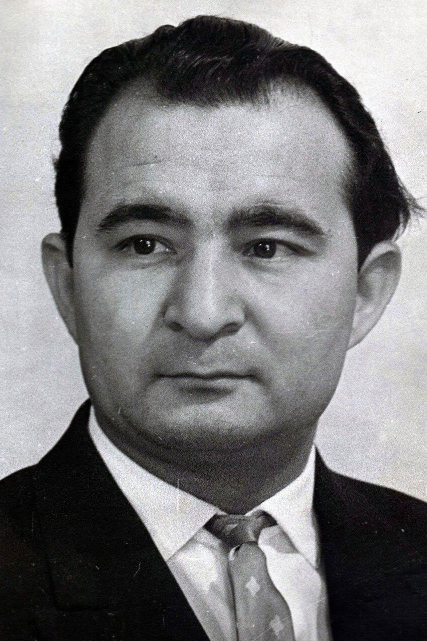 Latif Faiziyev backdrop