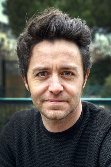 Julien Goetz backdrop