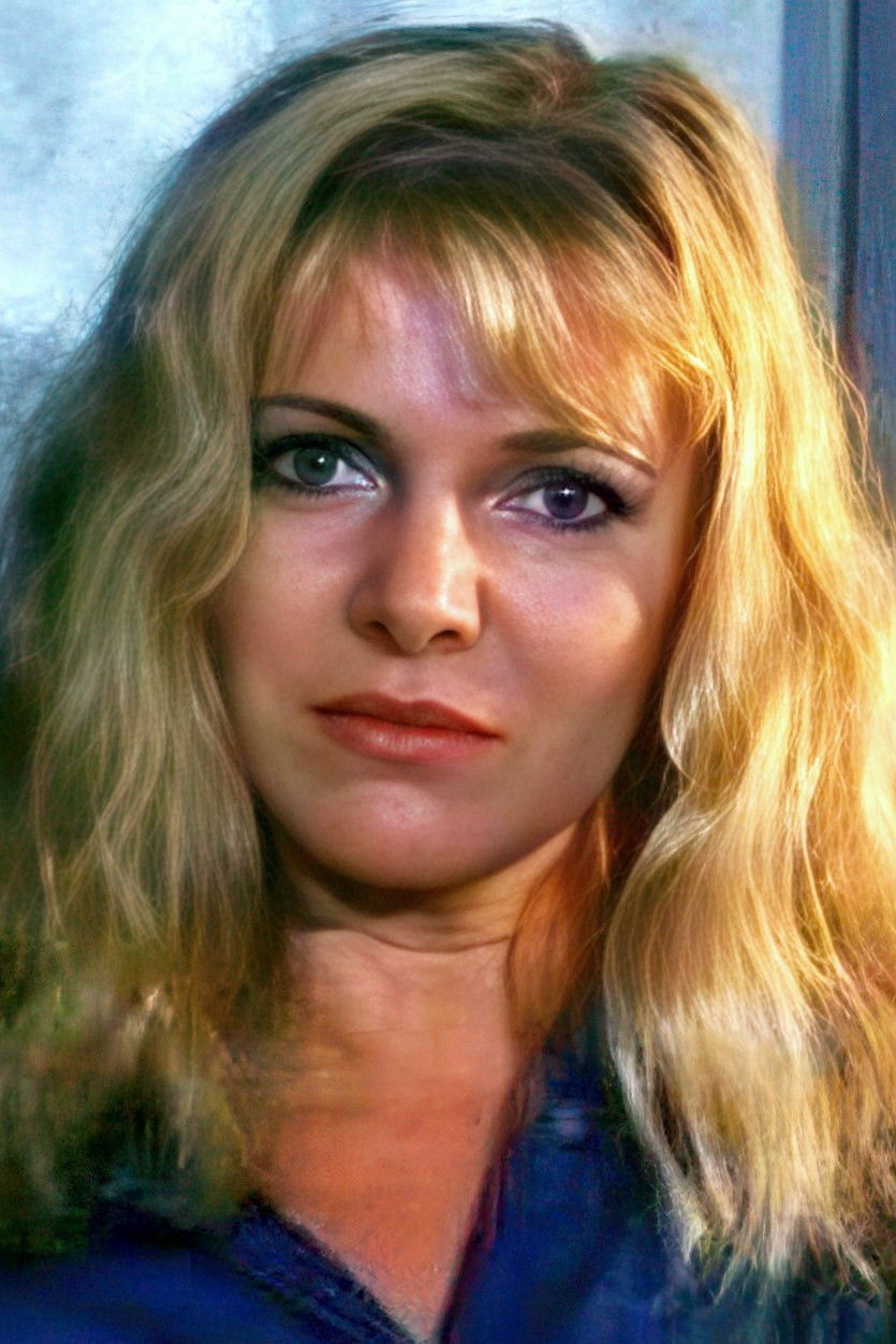 Eleonore Melzer backdrop