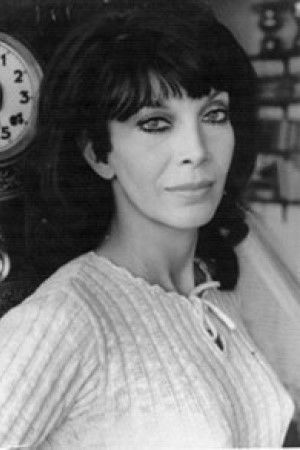 Isabella Cerqueira Campos backdrop