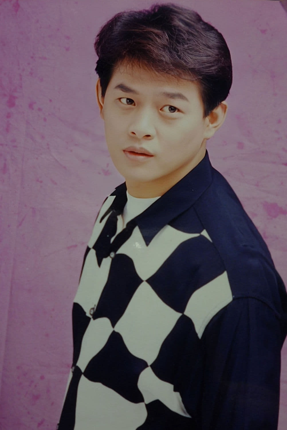 Chin Shih-Erh backdrop