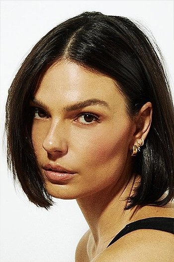 Isis Valverde backdrop