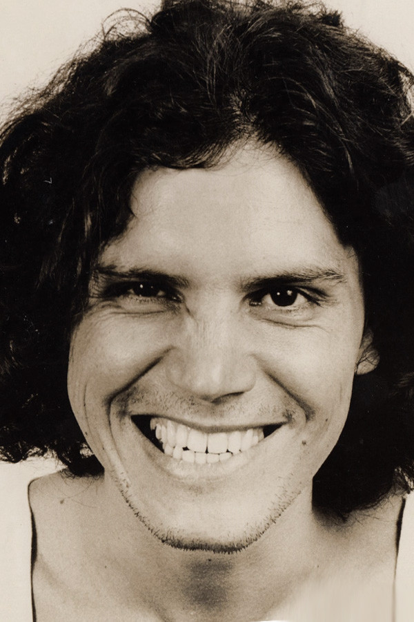 Arrigo Barnabé backdrop