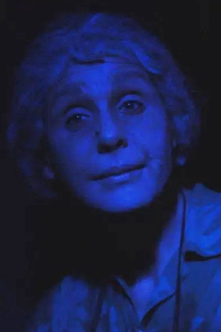 Elena Bermani backdrop