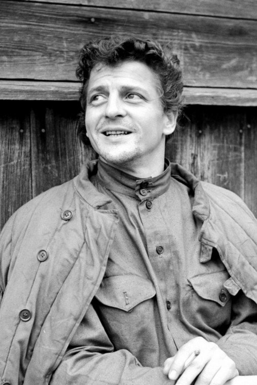 Gabriel Nehrebecki backdrop