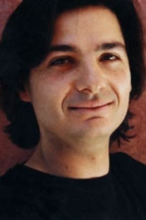 Antonio Urrutia backdrop