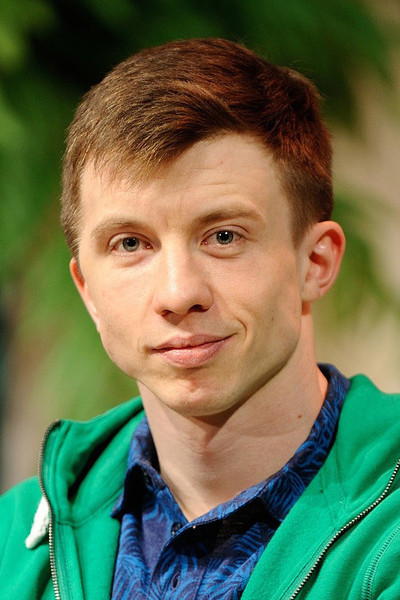 Alan Andersz backdrop