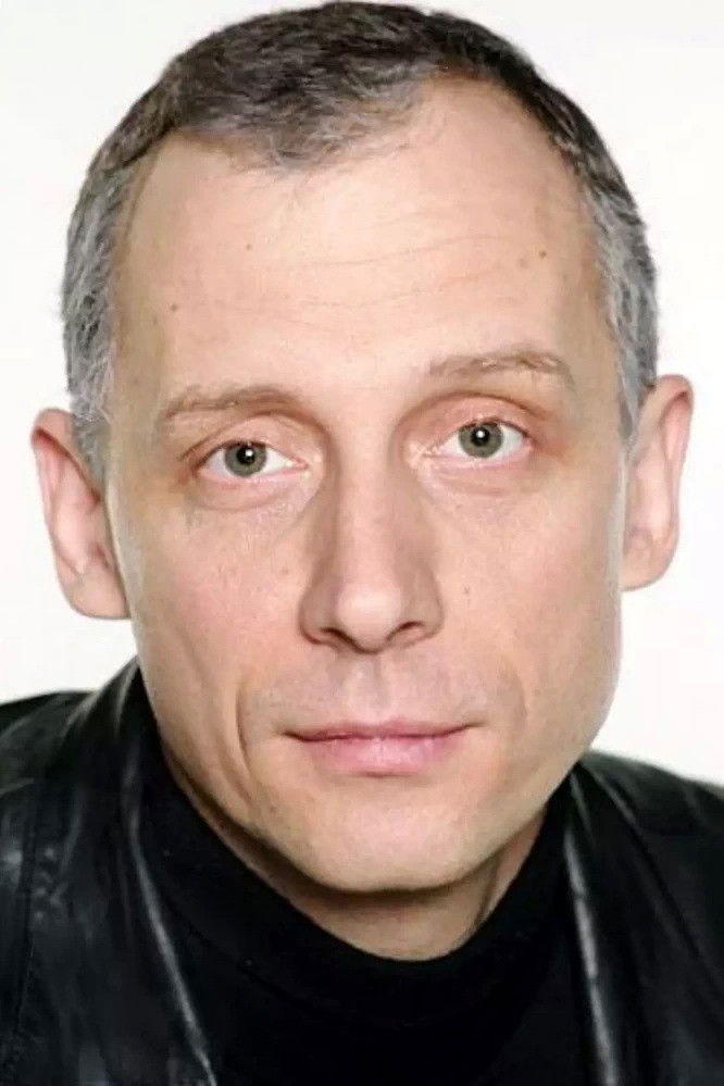 Andrej Mezhu lis backdrop