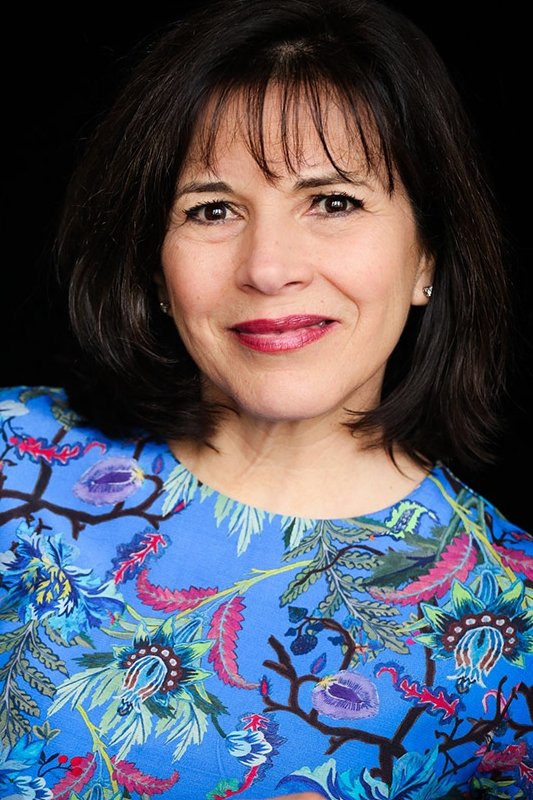 Mireille Deyglun backdrop