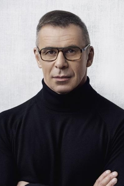 Eric Cabana backdrop