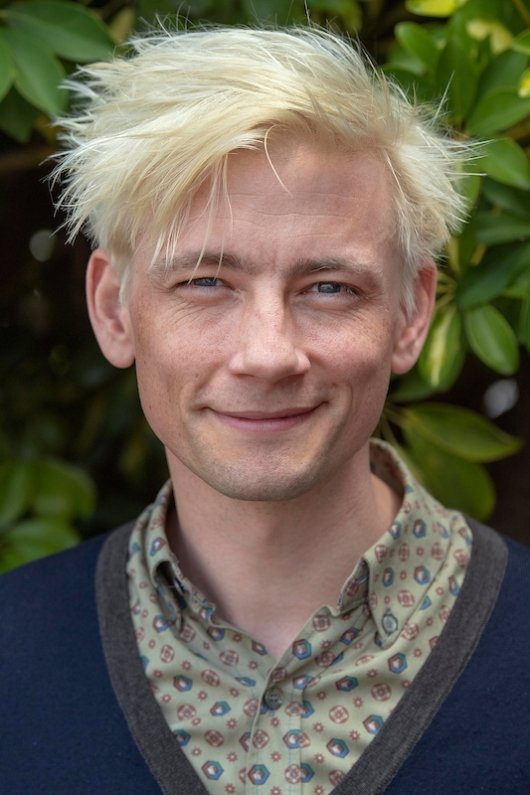 Esben Smed → Esben Smed backdrop