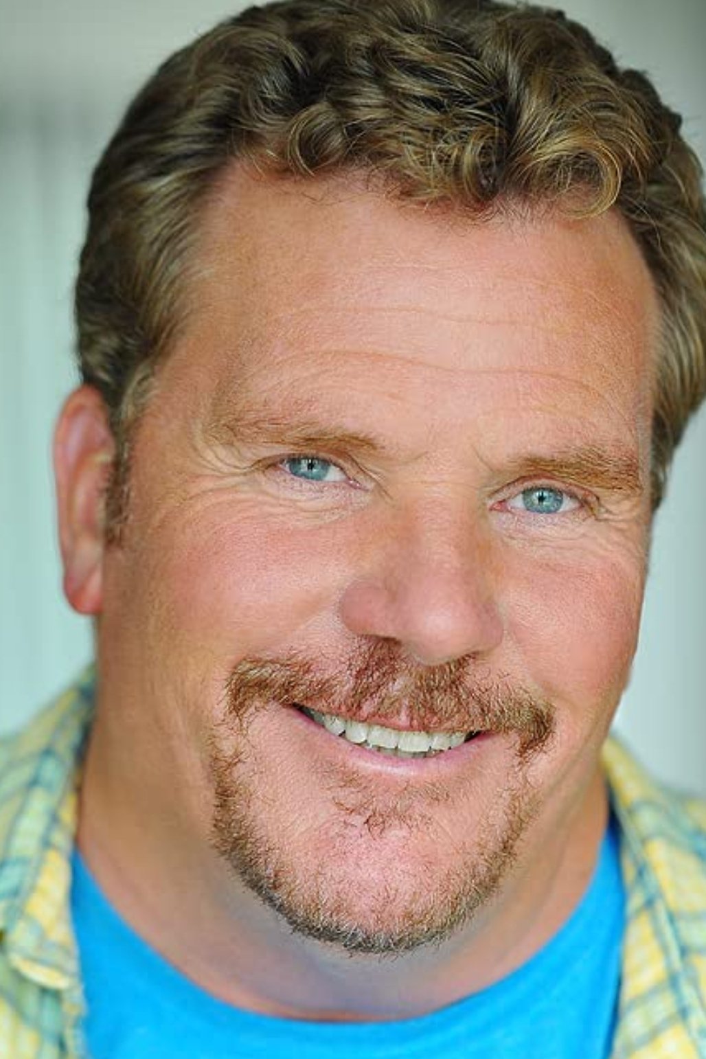 Noah Staggs backdrop