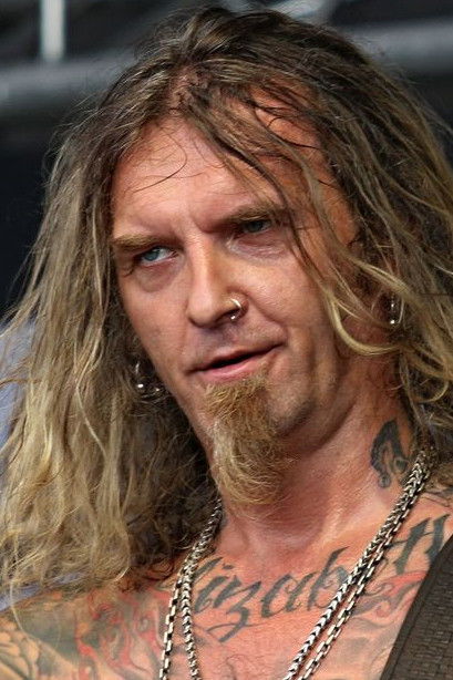 Roman Izaias backdrop