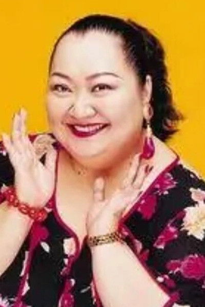 Chow Mei-Yee backdrop