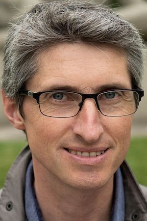 Fabrice Aragno backdrop