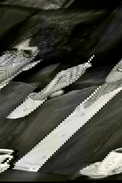 Nasser Taghvai backdrop