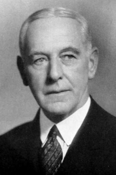 C.M. Hallard → Si. Em. Halard backdrop