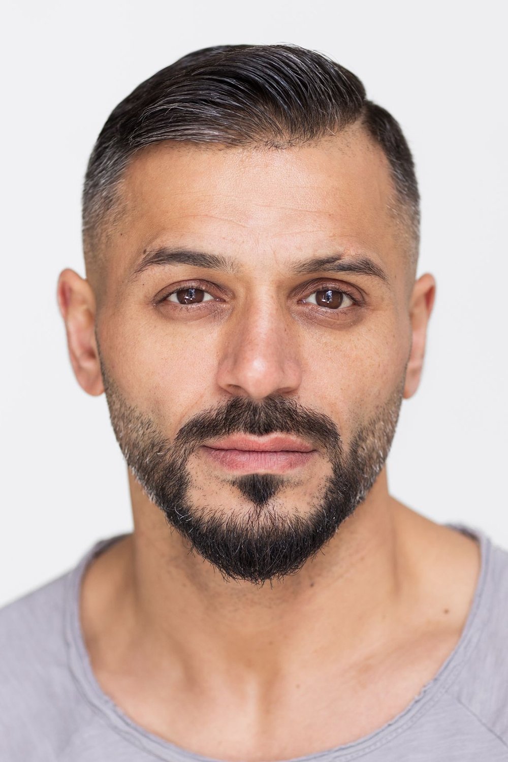 Tamer Arslan backdrop