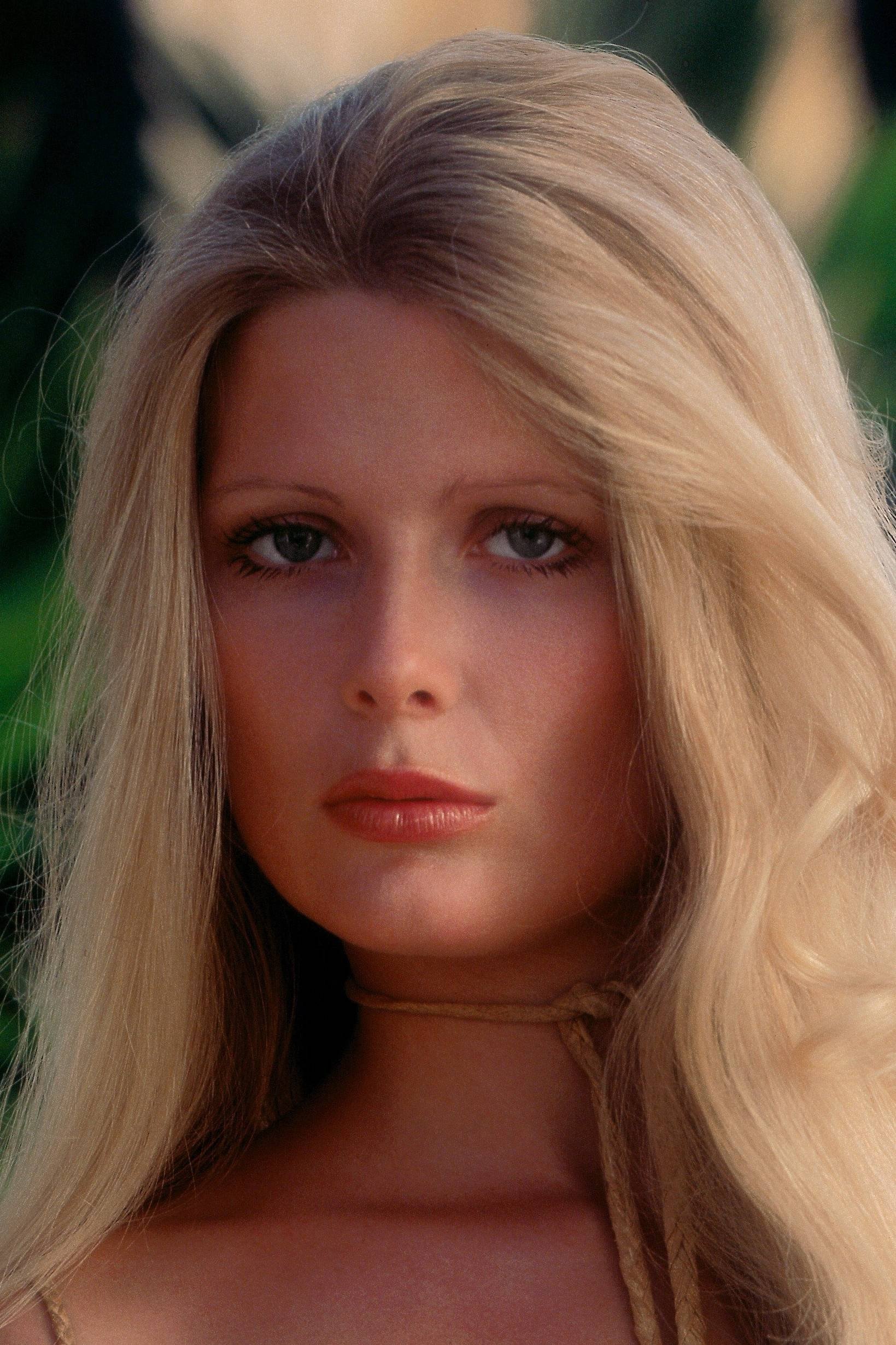 Debra Jo Fondren backdrop