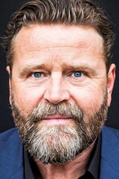 Peter Gantzler backdrop