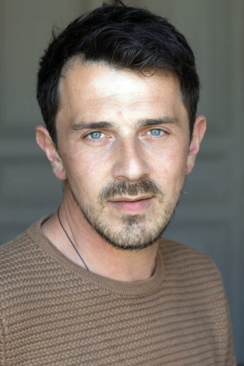 Romain Brosseau backdrop