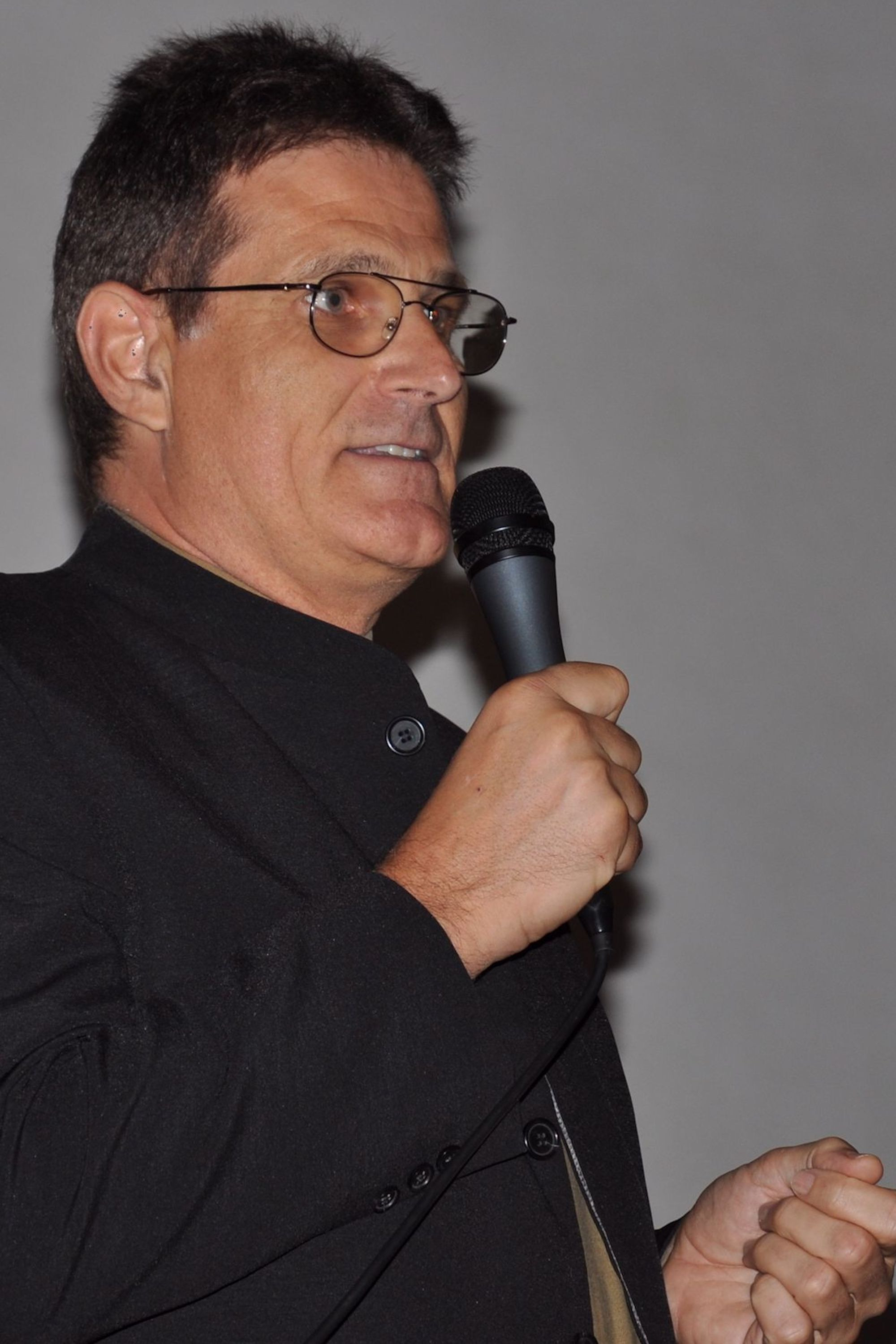 Louis Mouchet backdrop