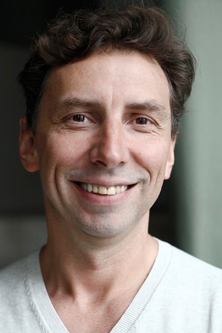 Maksim Litovchenko backdrop