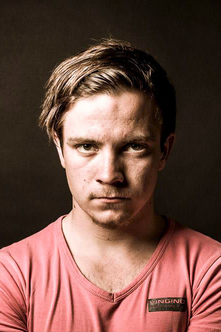 Bas van Prooijen backdrop