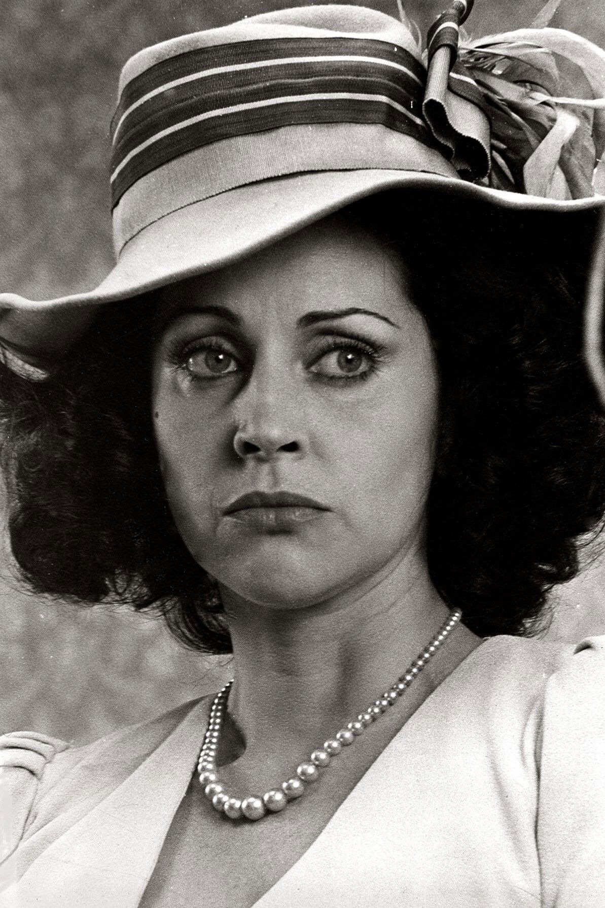 Julia von Grolman backdrop