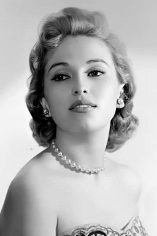 Luz María Aguilar backdrop