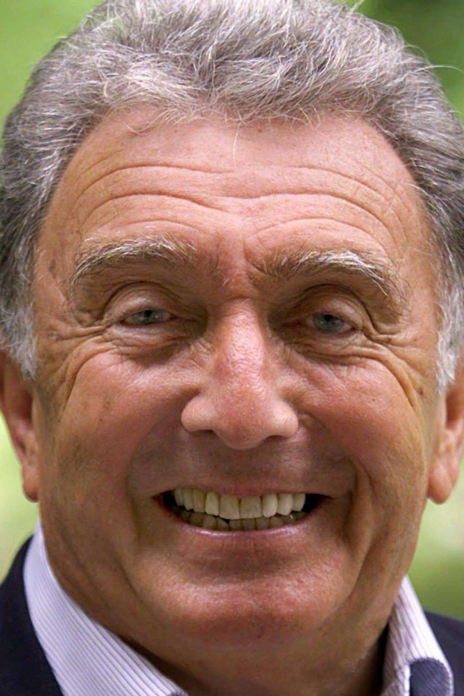 Rolf fon Sidou backdrop