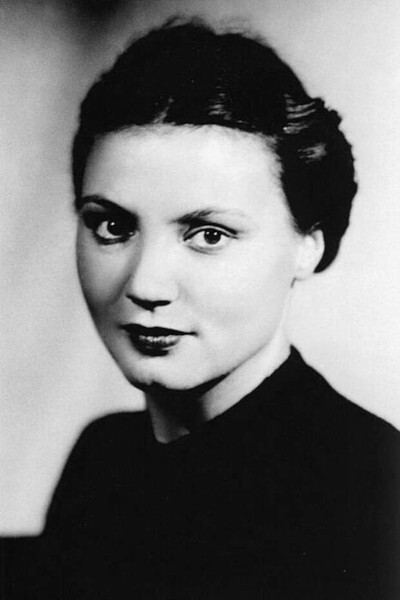 Nina Nikitina backdrop