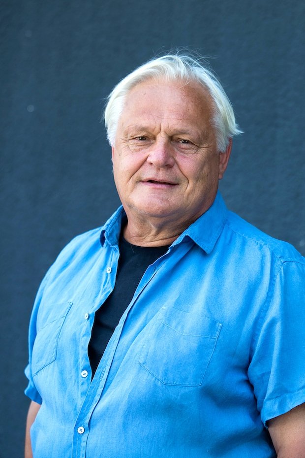 Pavle Ravnohrib backdrop