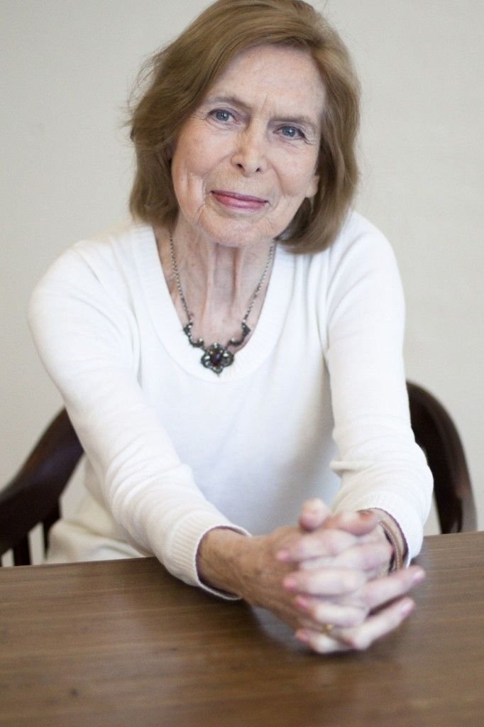 Dagmar von Kurmin backdrop