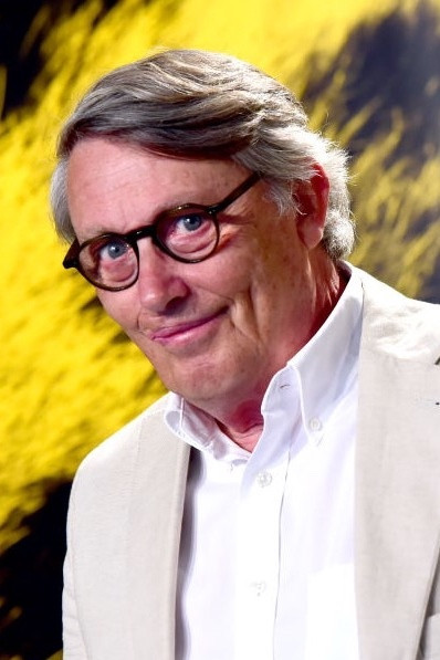 Miguel Lobo Antunes backdrop