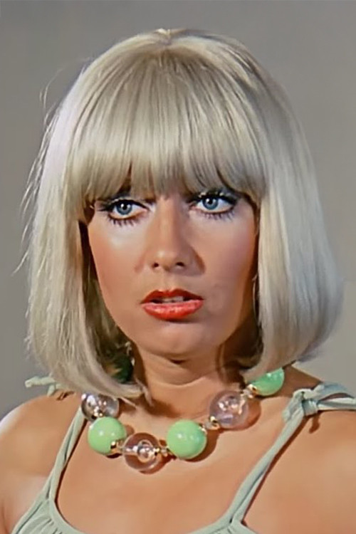 Elif Pektaş backdrop