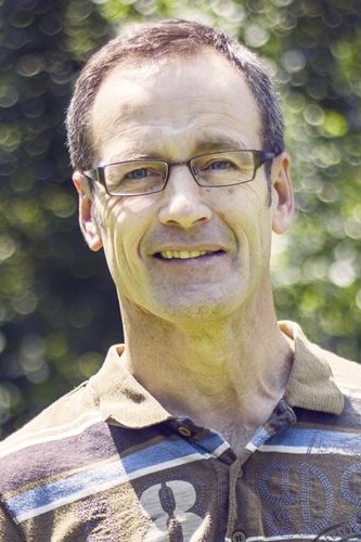 Phil Comeau backdrop