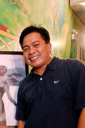 Albert Michael Idioma backdrop