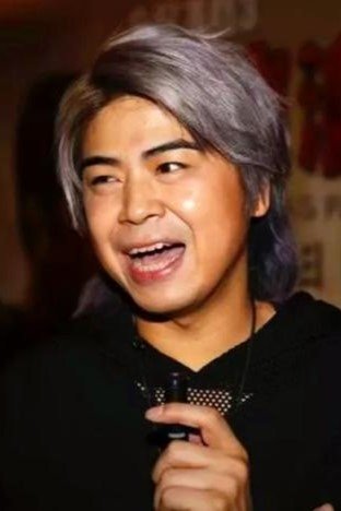 Tommy Yuen Man-On backdrop