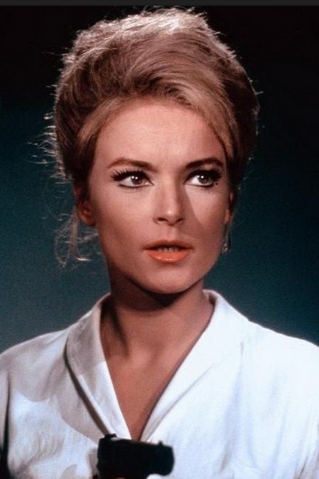 Lisa Halvorsen: Liza Halvorsen backdrop