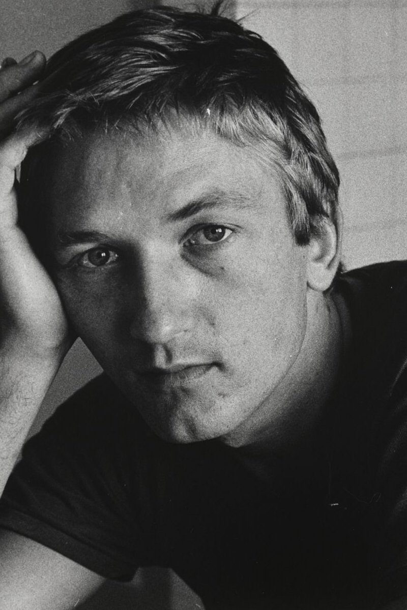 Esben Storm backdrop