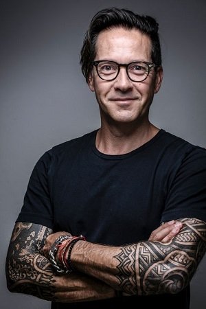 Christof Arnold backdrop