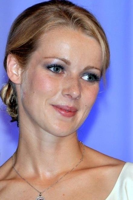 Fleur Lise Heuet backdrop