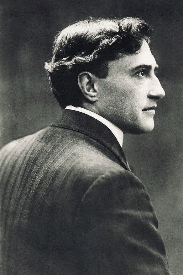 Georges Wague backdrop