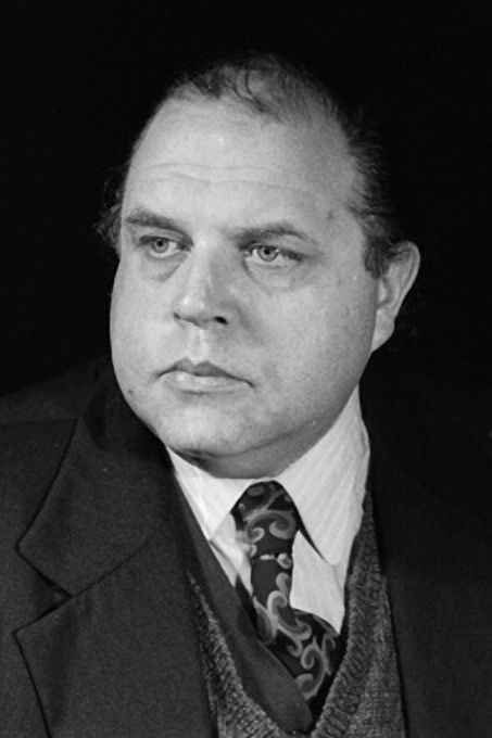 Carlos Wallenstein backdrop