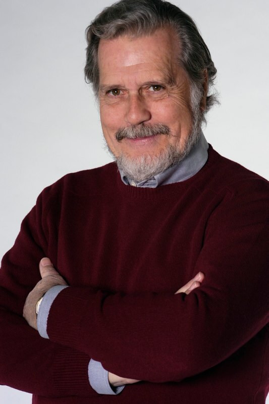 Sinde Filipe backdrop