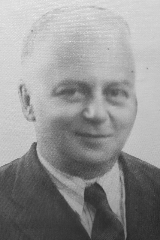 Oleg Leonidov backdrop