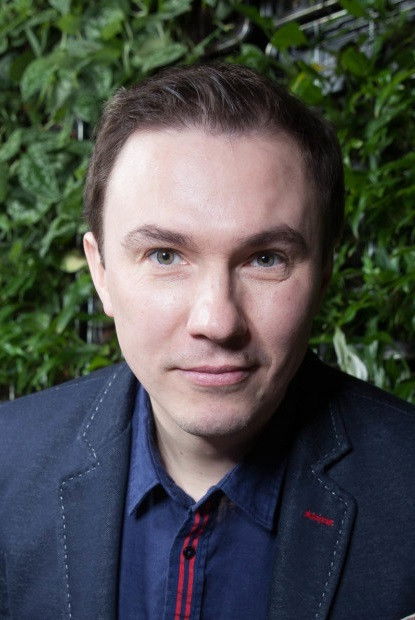 Viesturs Dūle backdrop